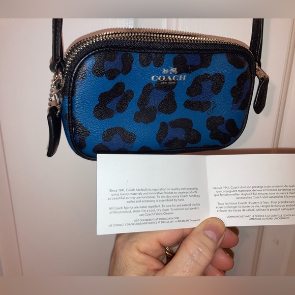 Coach Cross Body - Picture 2 of 11